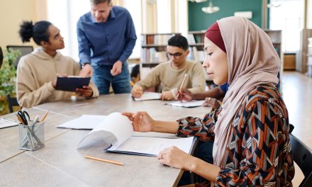 Les formations linguistiques de l&rsquo;Office français de l&rsquo;immigration et de l&rsquo;intégration (Ofii) en ligne sur TMF